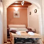 Charming In With Private Pool * Noto