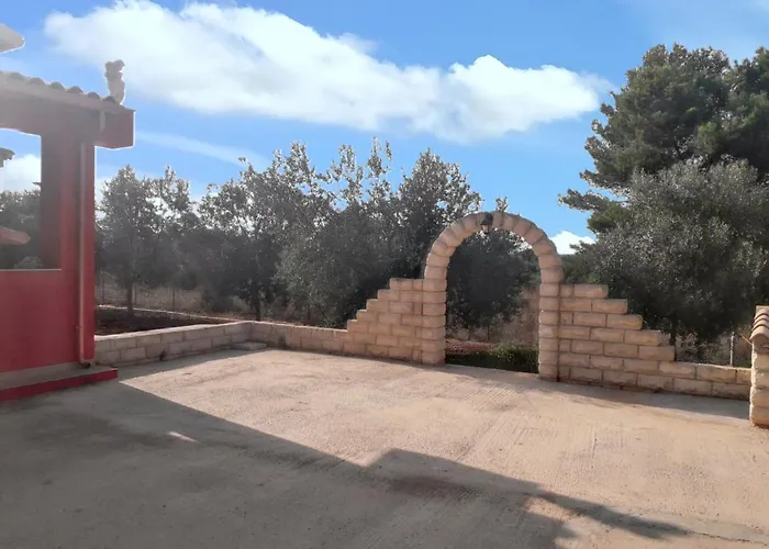 Charming In With Private Pool Noto