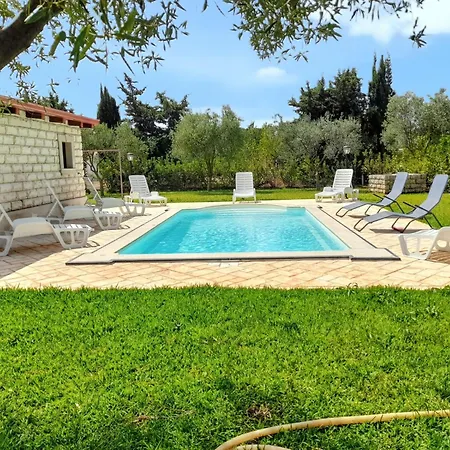 Villa Charming In With Private Pool *