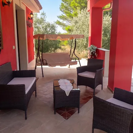 Villa Charming In With Private Pool
