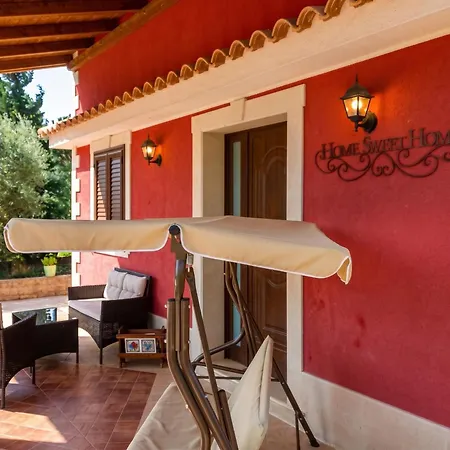 וילה Charming In With Private Pool
