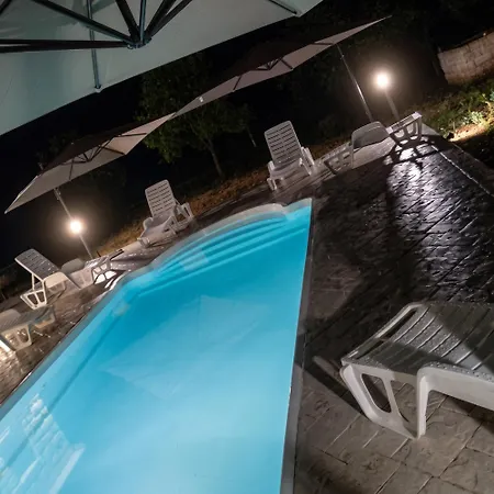 Charming In With Private Pool