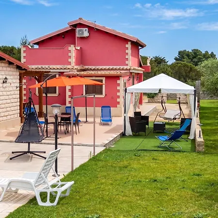 וילה Charming In With Private Pool