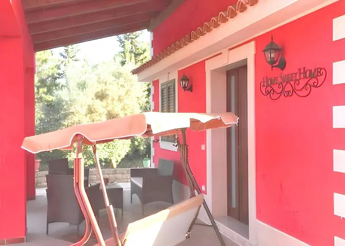 Charming In With Private Pool * Noto