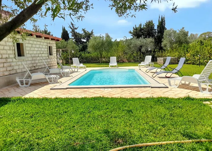 Villa Charming In With Private Pool *